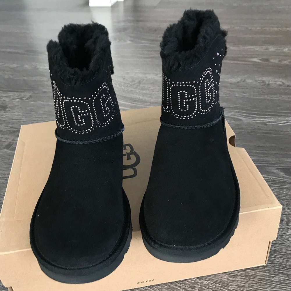 UGG CLASSIC UGG GEM MINI SUEDE  BOOT